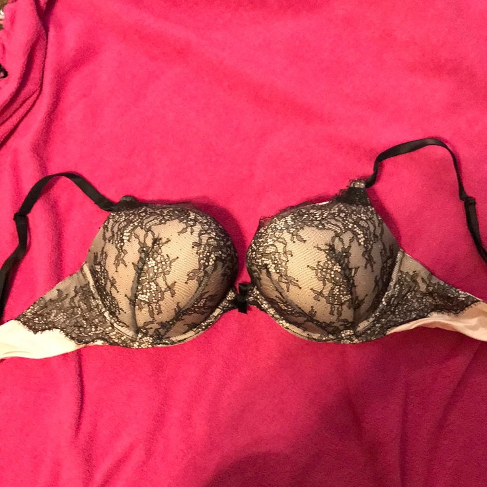 Victoria Secret bombshell bra